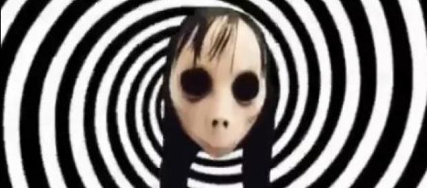 O alerta aos pais sobre o desafio da Momo volta novamente. (Reprodução/Arquivo Blasting News). O alerta aos pais sobre o desafio da Momo volta novamente. (Reprodução/Arquivo Blasting News).