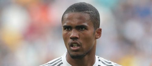 Juve, rientro vicino per Douglas Costa: il brasiliano in estate potrebbe essere ceduto