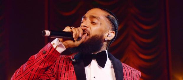 Rapper Nipsey Hussle é morto a tiros em frente a sua loja em Los Angeles (Arquivo Blasting News). Rapper Nipsey Hussle é morto a tiros em frente a sua loja em Los Angeles (Arquivo Blasting News).