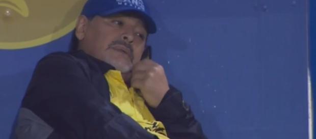 Diego Maradona multado por sus comentarios políticos Diego Maradona multado por sus comentarios políticos