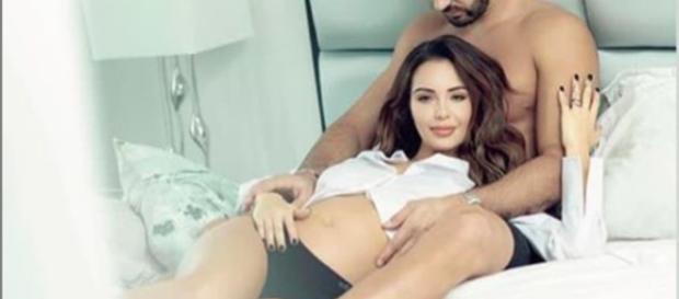 'Un enfant de l'amour' : Nabilla confirme être enceinte de Thomas 'Un enfant de l'amour' : Nabilla confirme être enceinte de Thomas