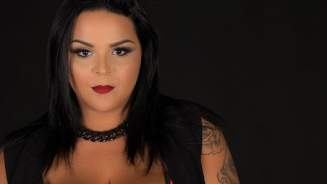 Sarah Fraisou r&eacute;agit aux photos d&eacute;voil&eacute;es par Aqababe