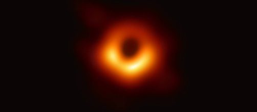 Imagem de um buraco negro foi divulgada esta semana. (Arquivo Blasting News)