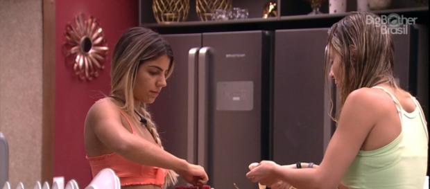 BBB19: Hariany teme expulsão após empurrar Paula. (Arquivo Blasting News) BBB19: Hariany teme expulsão após empurrar Paula. (Arquivo Blasting News)