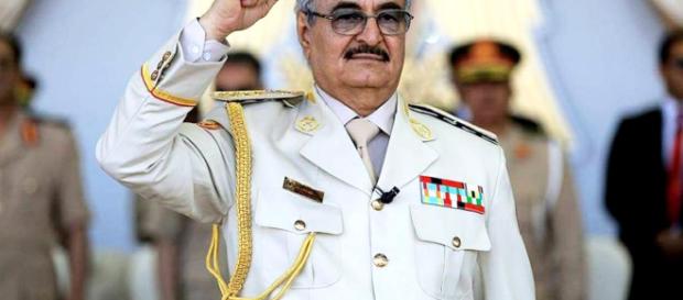Generale e politico libico Khalifa Haftar Generale e politico libico Khalifa Haftar