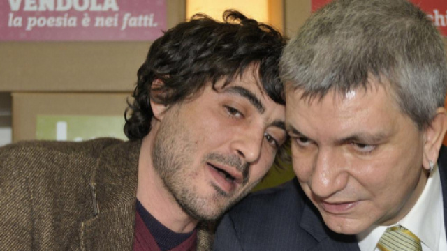 Nicola Fratoianni, qui insieme a Nichi Vendola, infuriato con Matteo Salvini