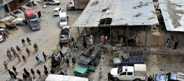 Al menos 20 muertos, tras atentado con bomba en Pakistán. - mvsnoticias.com Al menos 20 muertos, tras atentado con bomba en Pakistán. - mvsnoticias.com