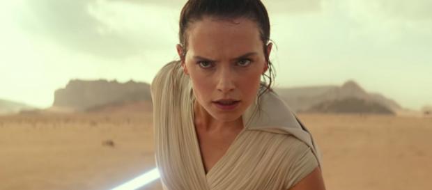 The Stunning First Trailer for STAR WARS: THE RISE OF SKYWALKER ... - geektyrant.com The Stunning First Trailer for STAR WARS: THE RISE OF SKYWALKER ... - geektyrant.com