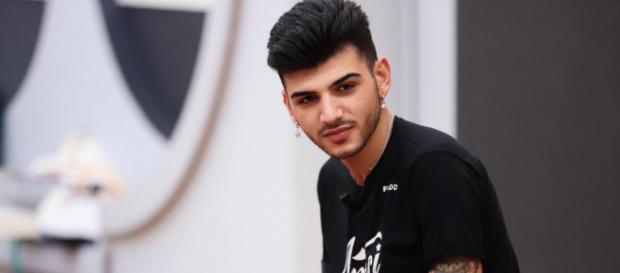 Amici di Maria: Jefeo è il terzo eliminato del talent show di Canale 5 Amici di Maria: Jefeo è il terzo eliminato del talent show di Canale 5