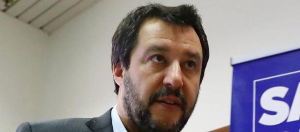 Carabiniere ammazzato, il post di Salvini scatena i social sulla pena di morte Carabiniere ammazzato, il post di Salvini scatena i social sulla pena di morte