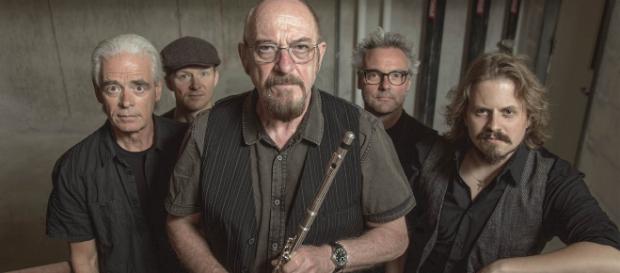 Jethro Tull: al centro il frontman Ian Anderson Jethro Tull: al centro il frontman Ian Anderson
