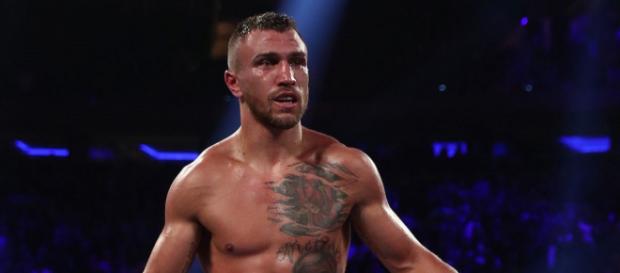 Lomachenko si conferma campione del mondo Super WBA e WBO dei pesi leggeri Lomachenko si conferma campione del mondo Super WBA e WBO dei pesi leggeri