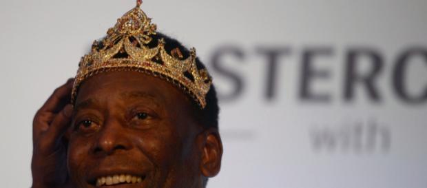 Pelé é considerado o "rei" do futebol. (Arquivo Blasting News) Pelé é considerado o "rei" do futebol. (Arquivo Blasting News)