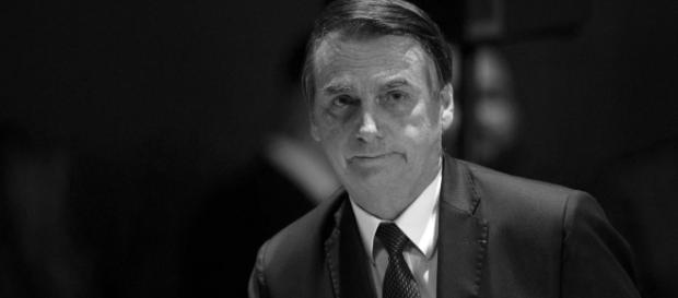 Bolsonaro assina decreto que extingue CONADE que cuida das pessoas com deficiência. (Aquivo/Blasting News) Bolsonaro assina decreto que extingue CONADE que cuida das pessoas com deficiência. (Aquivo/Blasting News)