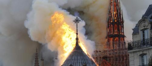 Incêndio destrói catedral de Notre-Dame, em Paris. (Arquivo Blasting News)