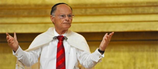 Edir Macedo recebeu passaporte diplomático pela primeira vez em 2006. (Arquivo Blasting News) Edir Macedo recebeu passaporte diplomático pela primeira vez em 2006. (Arquivo Blasting News)
