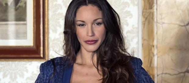 Delia Duran, attuale fidanzata di Alex Belli si scaglia contro Mila Suarez al Gf Delia Duran, attuale fidanzata di Alex Belli si scaglia contro Mila Suarez al Gf