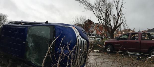 La tormenta sigue activa tras azotar cinco estados de EEUU ... - univision.com La tormenta sigue activa tras azotar cinco estados de EEUU ... - univision.com
