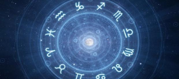 Oroscopo del giorno mercoledì 17 aprile: previsioni astrologiche per tutti i segni Oroscopo del giorno mercoledì 17 aprile: previsioni astrologiche per tutti i segni