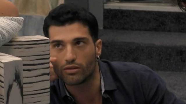 Grande Fratello: Michael Terlizzi insulta gli autori