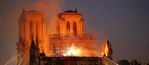 Incendie de Notre-Dame de Paris : «Un défi immense» pour les pompiers - lefigaro.fr