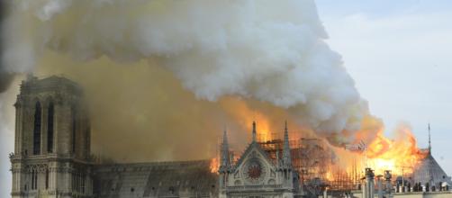 Notre Dame, cosa sappiamo dell'incendio alla cattedrale - Wired - wired.it