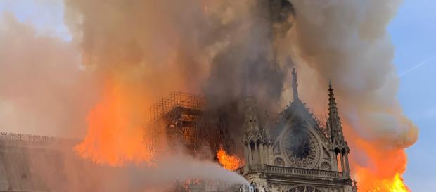 Incendio cattedrale Notre Dame Incendio cattedrale Notre Dame