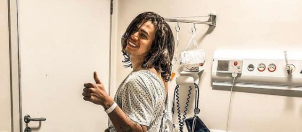 Whinderrson fazendo piada de cirurgia íntima. (Reprodução/ Instagram/ @whinderssonnunes) Whinderrson fazendo piada de cirurgia íntima. (Reprodução/ Instagram/ @whinderssonnunes)