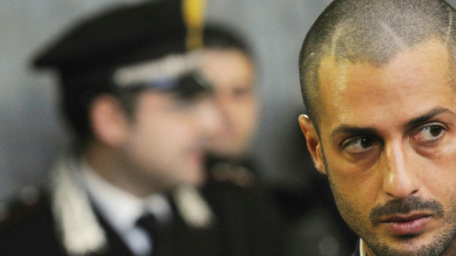 Fabrizio Corona dovr&agrave; restare in carcere