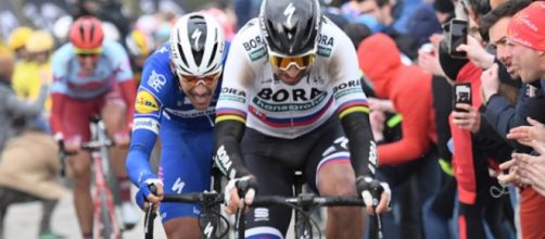 Peter Sagan seguito da Gilbert alla Parigi-Roubaix