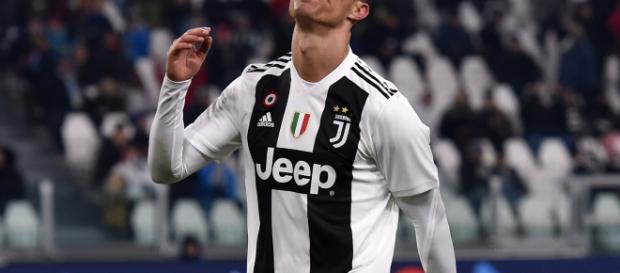 Malgré un bon Cristiano Ronaldo , la Juve est éliminée de la Champions league Malgré un bon Cristiano Ronaldo , la Juve est éliminée de la Champions league