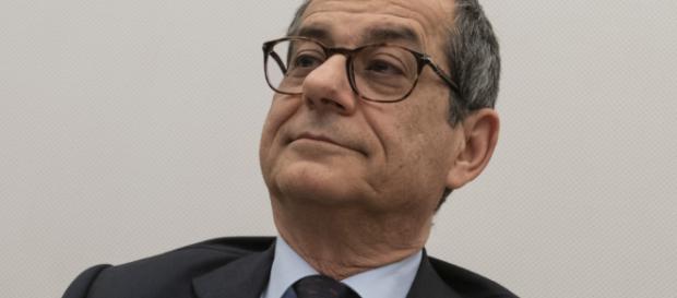 Tria ammette: 'Aumento Iva e accise per ora è confermato' Tria ammette: 'Aumento Iva e accise per ora è confermato'