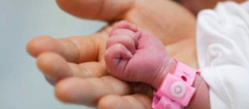 Salerno: diventa mamma dopo 11 interventi chirurgici, 3 aborti e l'asportazione dell'ovaio