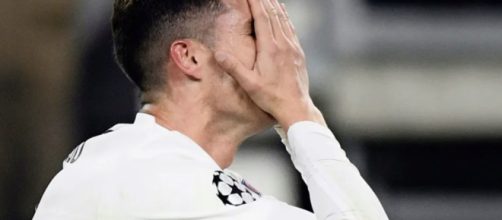 Juventus: Cristiano Ronaldo deluso e arrabbiato dopo l'eliminazione dalla Champions League.
