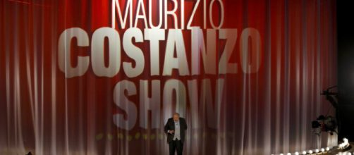 Maurizio Costanzo lancia una frecciatina a Stefano Bettarini: 'Se aboliscono i reality, cosa fai torni a giocare?'.
