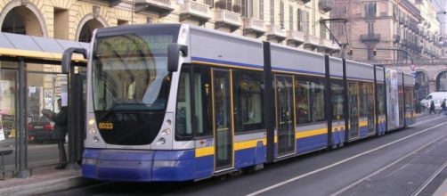 Torino, tetraplegico marocchino insultato e minacciato sul tram | repubblica.it