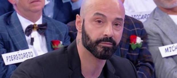 Anticipazioni Uomini e Donne, Fabrizio tuona: 'Umiliato dalla redazione, poi eliminato'. Anticipazioni Uomini e Donne, Fabrizio tuona: 'Umiliato dalla redazione, poi eliminato'.