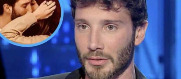 Alcuni gossip affermano che Stefano De Martino stia per diventare ancora padre. Alcuni gossip affermano che Stefano De Martino stia per diventare ancora padre.