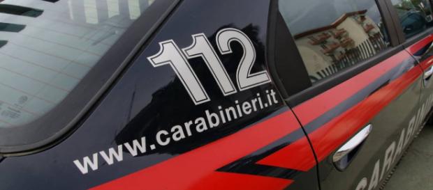 Sul posto sono intervenuti i militari dell'arma dei carabinieri. Sul posto sono intervenuti i militari dell'arma dei carabinieri.