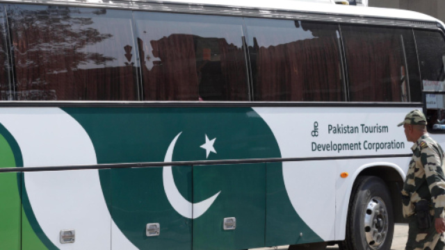 Pakistan, assalto armato ad un bus: 14 morti