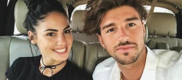 Gossip, 'Spy' rivela: 'Giulia e Andrea insieme, ma lei prende tempo dopo il tradimento'. Gossip, 'Spy' rivela: 'Giulia e Andrea insieme, ma lei prende tempo dopo il tradimento'.