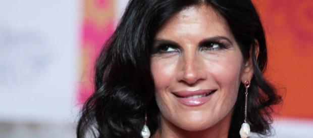 Pamela Prati avrebbe incassato 150 mila euro da Mediaset per l'esclusiva del sì. Pamela Prati avrebbe incassato 150 mila euro da Mediaset per l'esclusiva del sì.