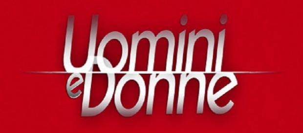 Uomini e Donne: nuova litigata per Angela Nasti e Giulia Cavaglia Uomini e Donne: nuova litigata per Angela Nasti e Giulia Cavaglia