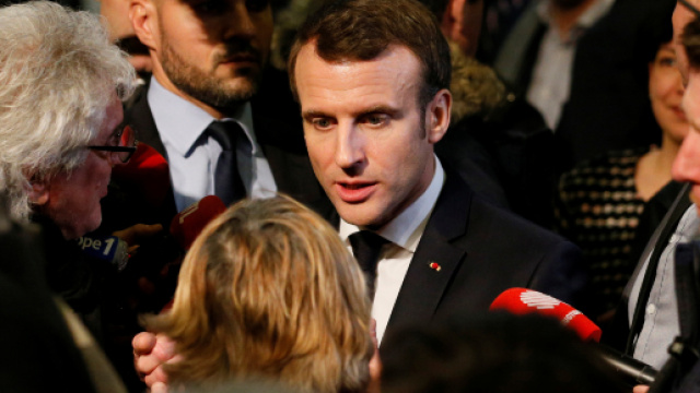 Grand débat : Emmanuel Macron sous pression face à la question du temps du travail