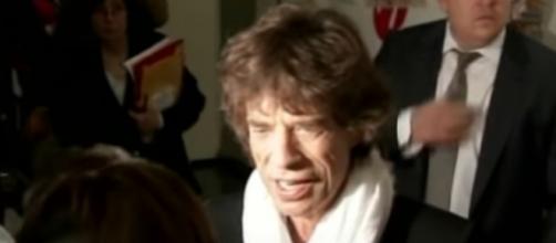 Rolling Stones' tour delayed as Mick Jagger seeks medical treatment. [Image source/euronews (in English) YouTube video]