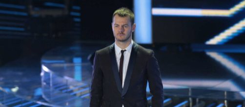 Alessandro Cattelan protagonista di un pesce d'aprile.