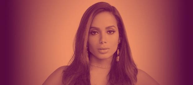 Biografia de Anitta ressalta a religião da cantora. (Arquivo Blasting News) Biografia de Anitta ressalta a religião da cantora. (Arquivo Blasting News)