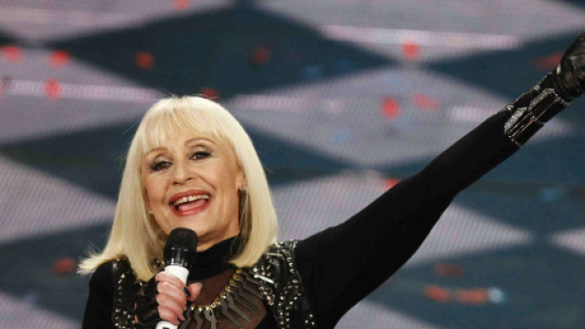 Raffaella Carrà stronca Uomini e donne