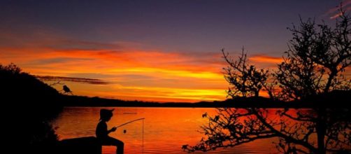 Fans freak out because the Duggars of Counting On let the boys go fishing - Image credit - cocoparisienne / Pixabay