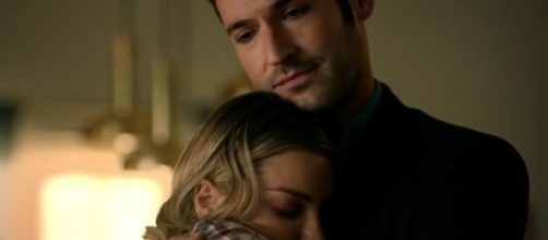 Lucifer hugs Chloe image via LiraxEdits/YouTube screencap